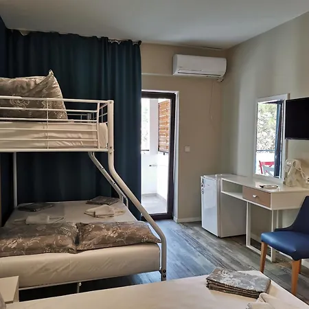 招待所 Admiral 3*